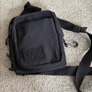 BÉIS The Sport Sling bag